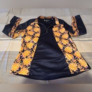 BERMUDA SANDS Spf 50 Mesh underside of sleeves golf Top Medium Navy Floral